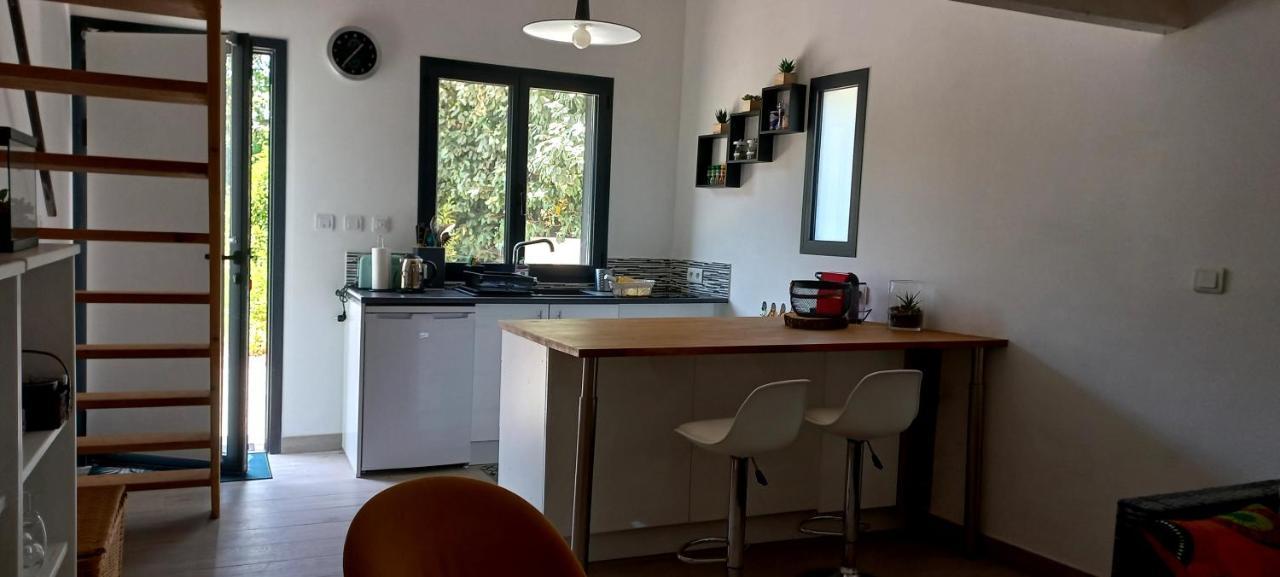 Charmant Logement Avec Terrasse Salinelles Exterior photo